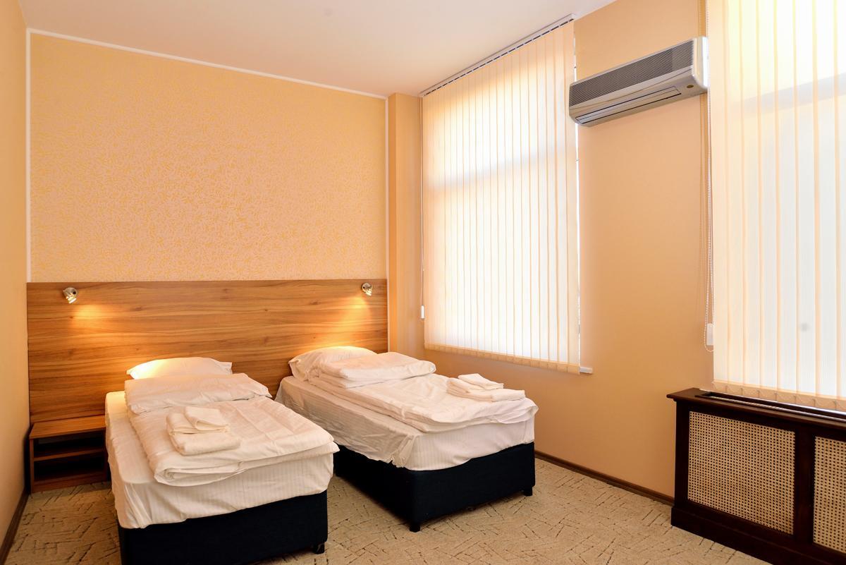 Hotel Cascade Pleven Bagian luar foto