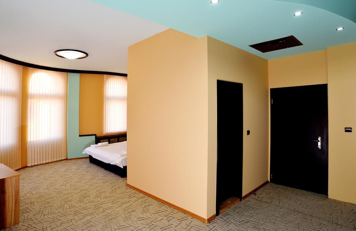 Hotel Cascade Pleven Bagian luar foto